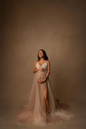 Studio Maternity photographer in Marion Indiana