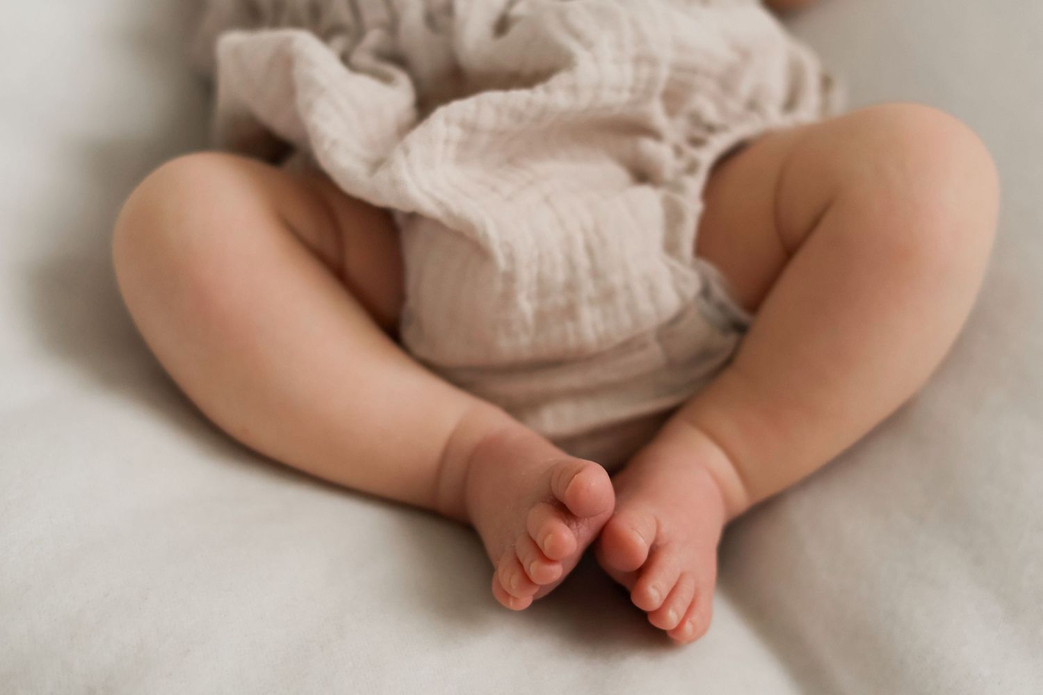 valokuvaus oulu newborn newbornkuvaus vauvakuvaus newbornkuvaaja vauvakuvaaja vastasyntynyt vastasyntyneen kuvaus valokuvaaja vauva