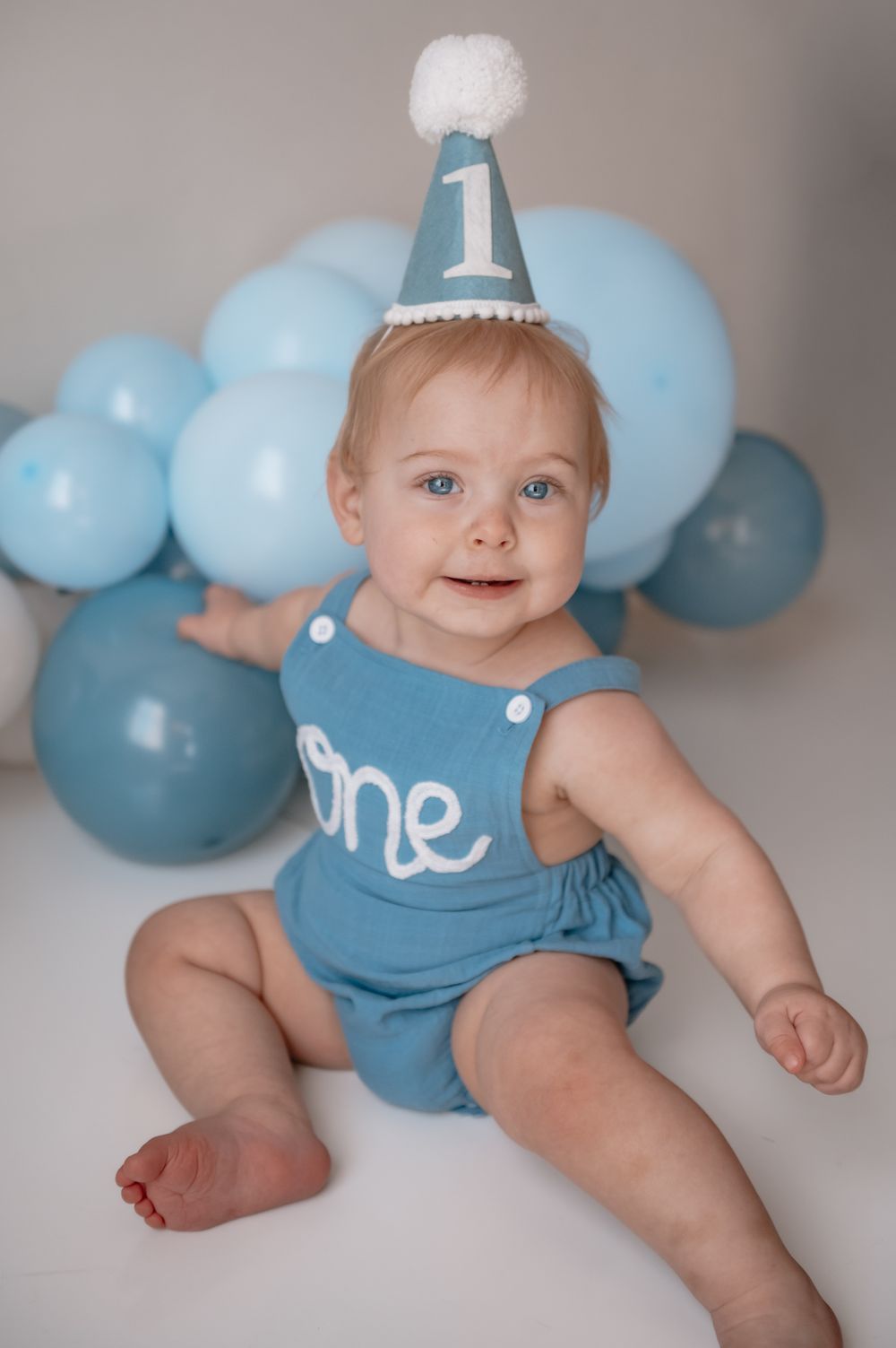 Oxford MA first birthday cake smash photographer
