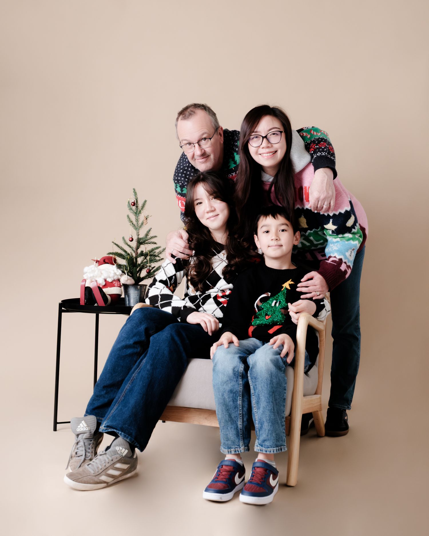 Manchester Cheshire maternity baby children family photo session Cozimoment portraits studio