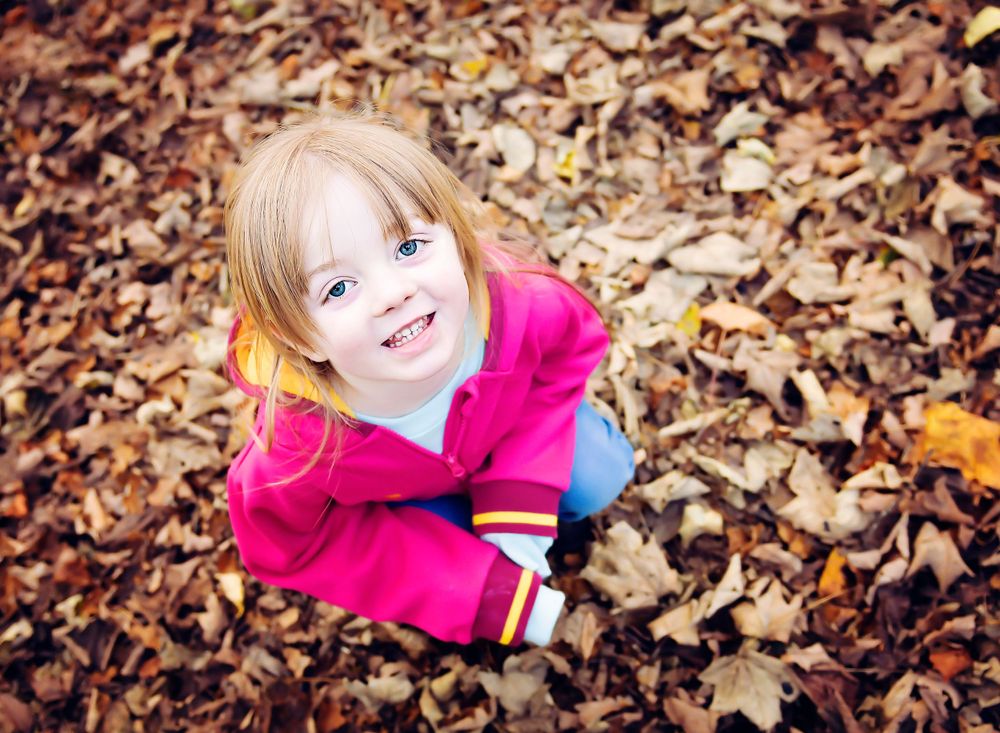 A gorgeous ariel shot of an Autumn family session at Balbirnie park. The gorgeous crunchy and vibrate leaves as the backdrop.