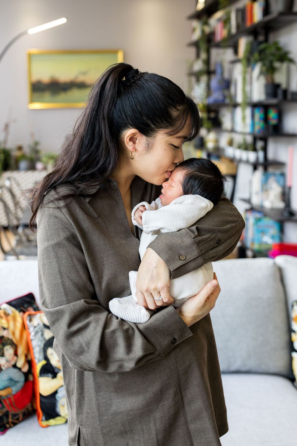 relaxed newborn photos at home in woodford