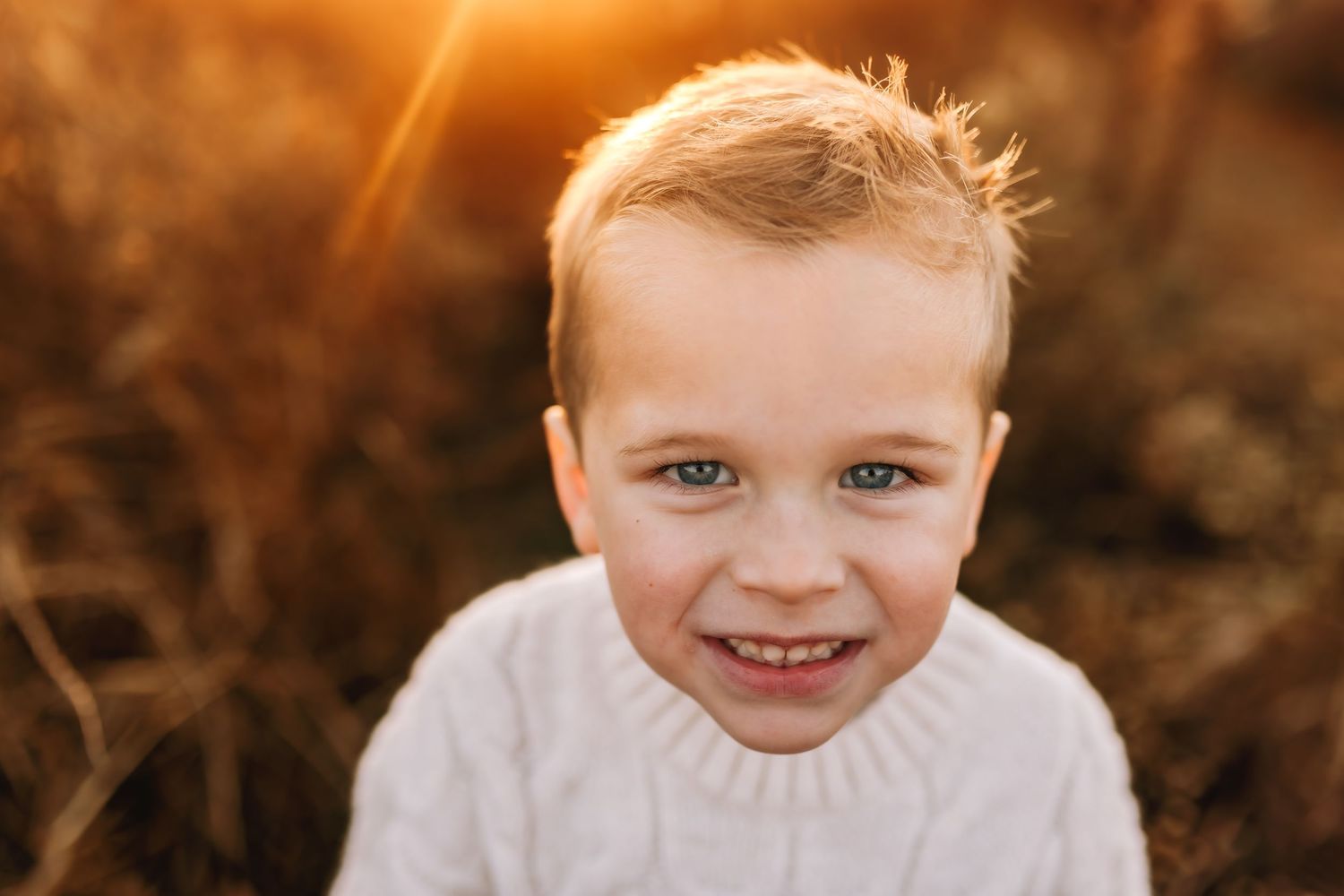 Photographer for Fall family pictures in Fort Wayne Indiana