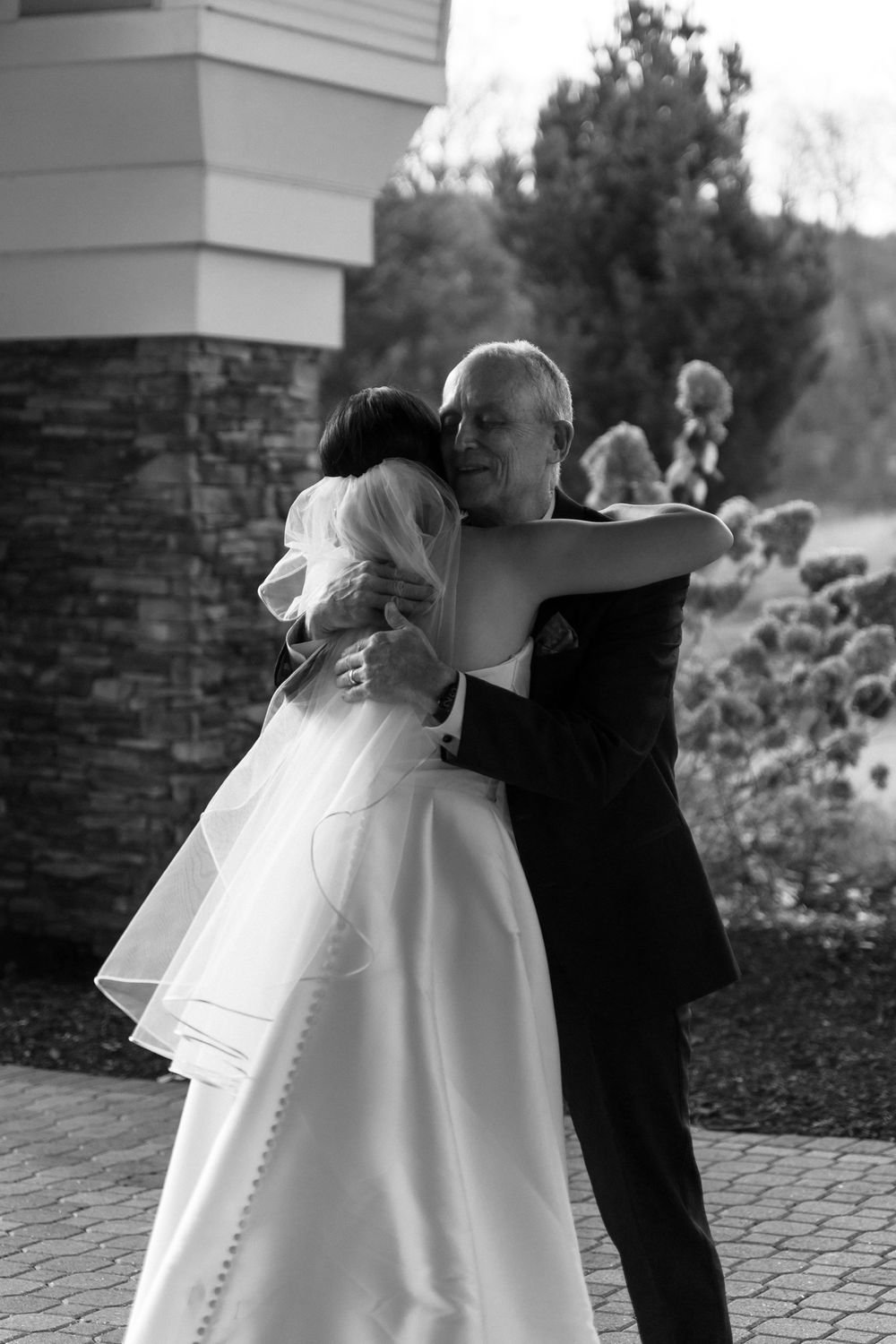 riverhouse at Goodspeed station bridal party photos