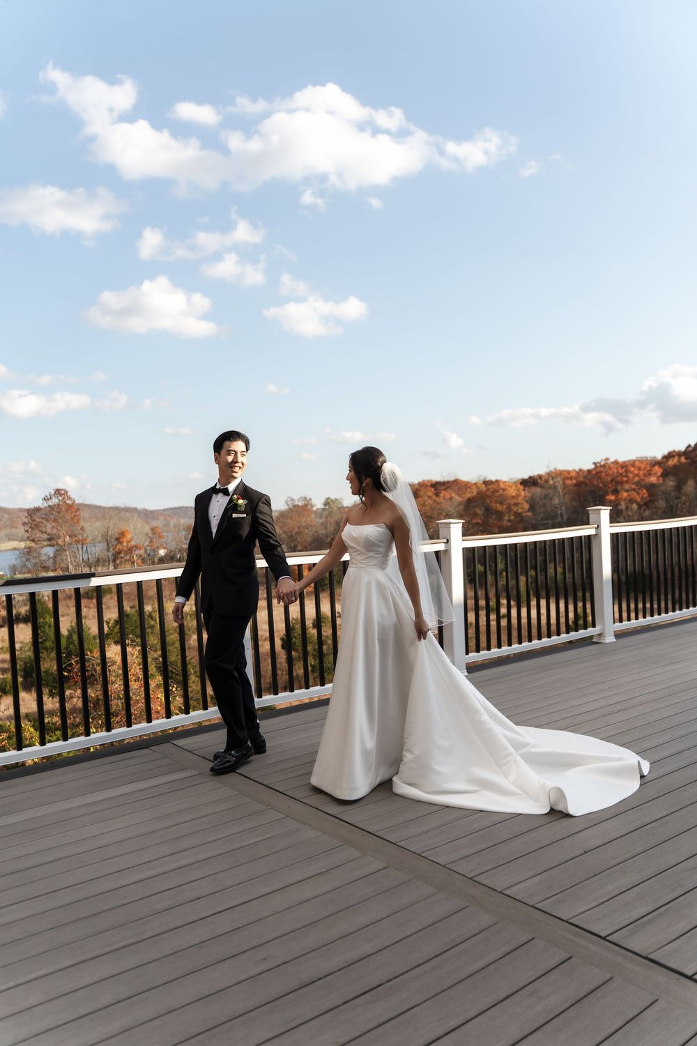 riverhouse at Goodspeed station bridal party photos