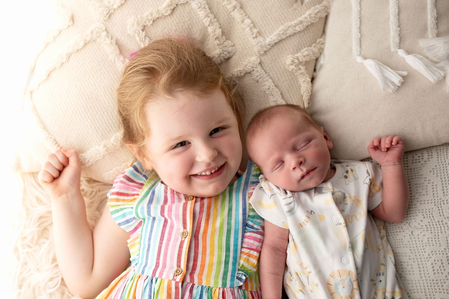 newborn baby and sibling family newborn photoshoot by little wonderland photography widnes cheshire warrington st helens runcorn liverpool