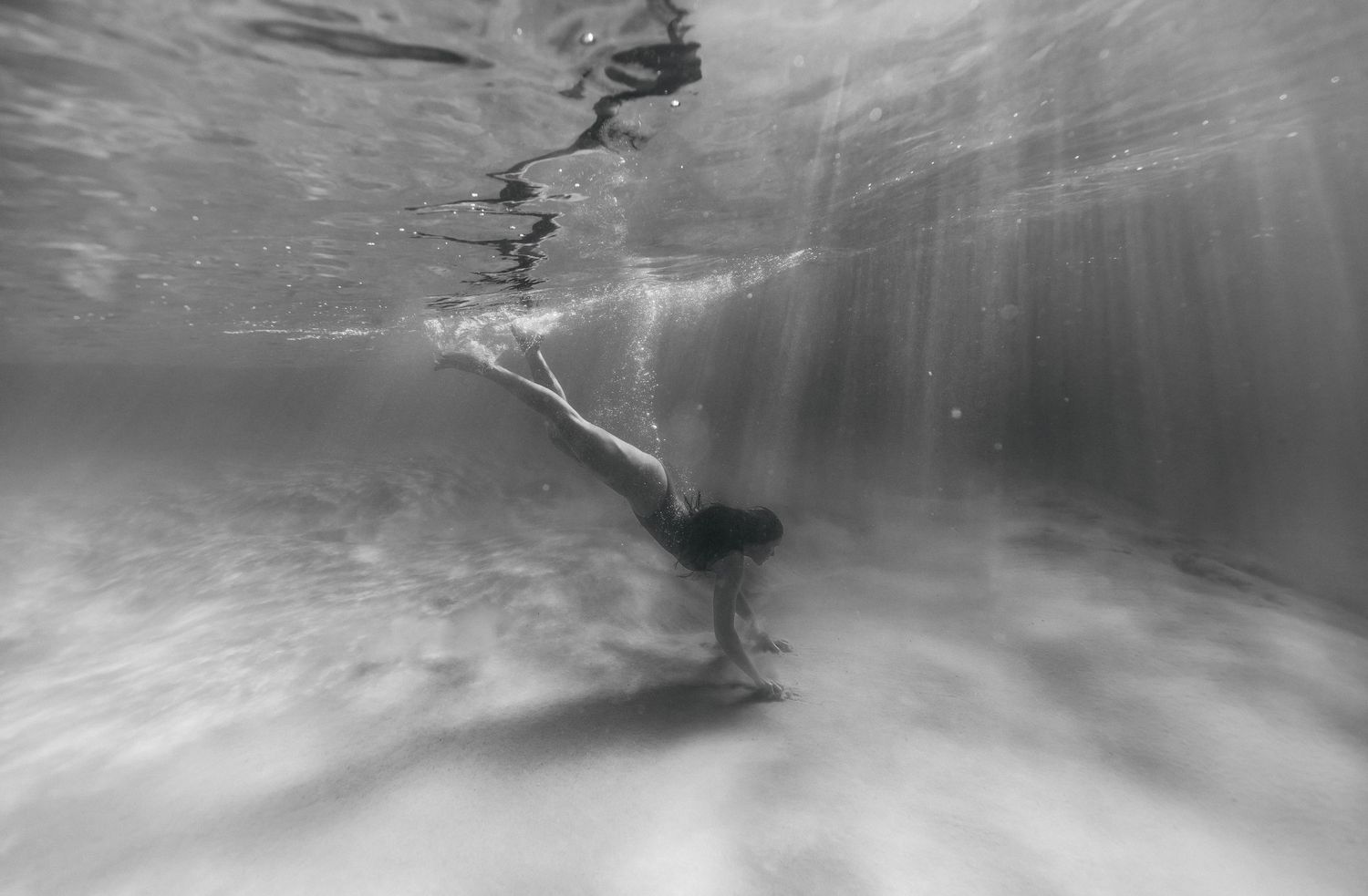 Under water, maternity, Sunshine Coast pregnancy, Sunshine Coast water photographer, Sunshine Coast maternity photographer, Sunshine Coast