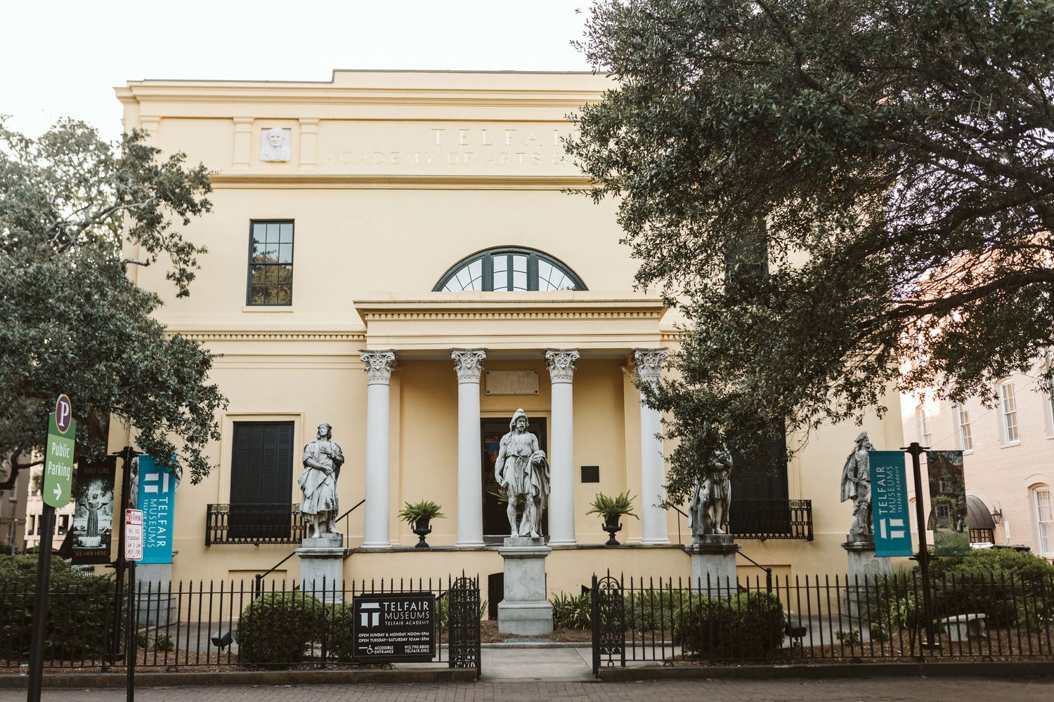 Telfair Museum art wedding in Savannah, GA