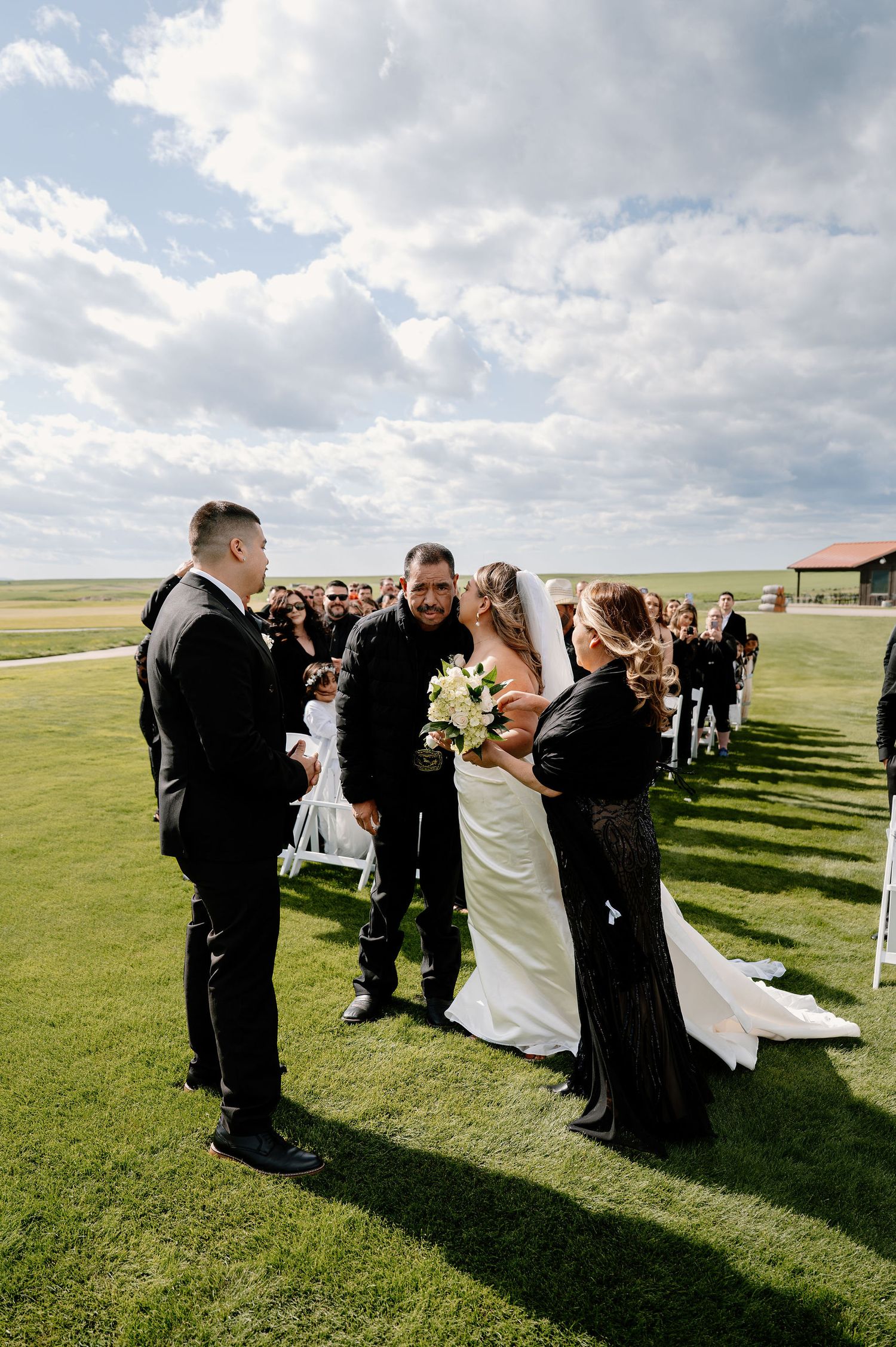 Wine Valley Golf Club wedding ceremony in the spring