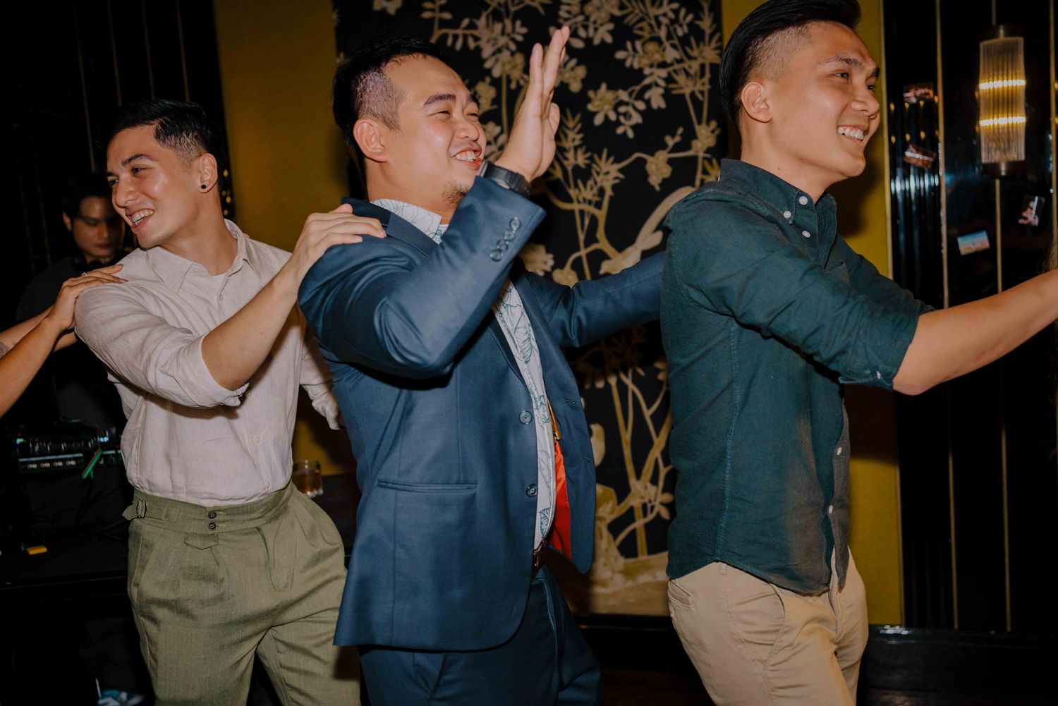 guests dancing at a wedding afterparty at siri house dempsey