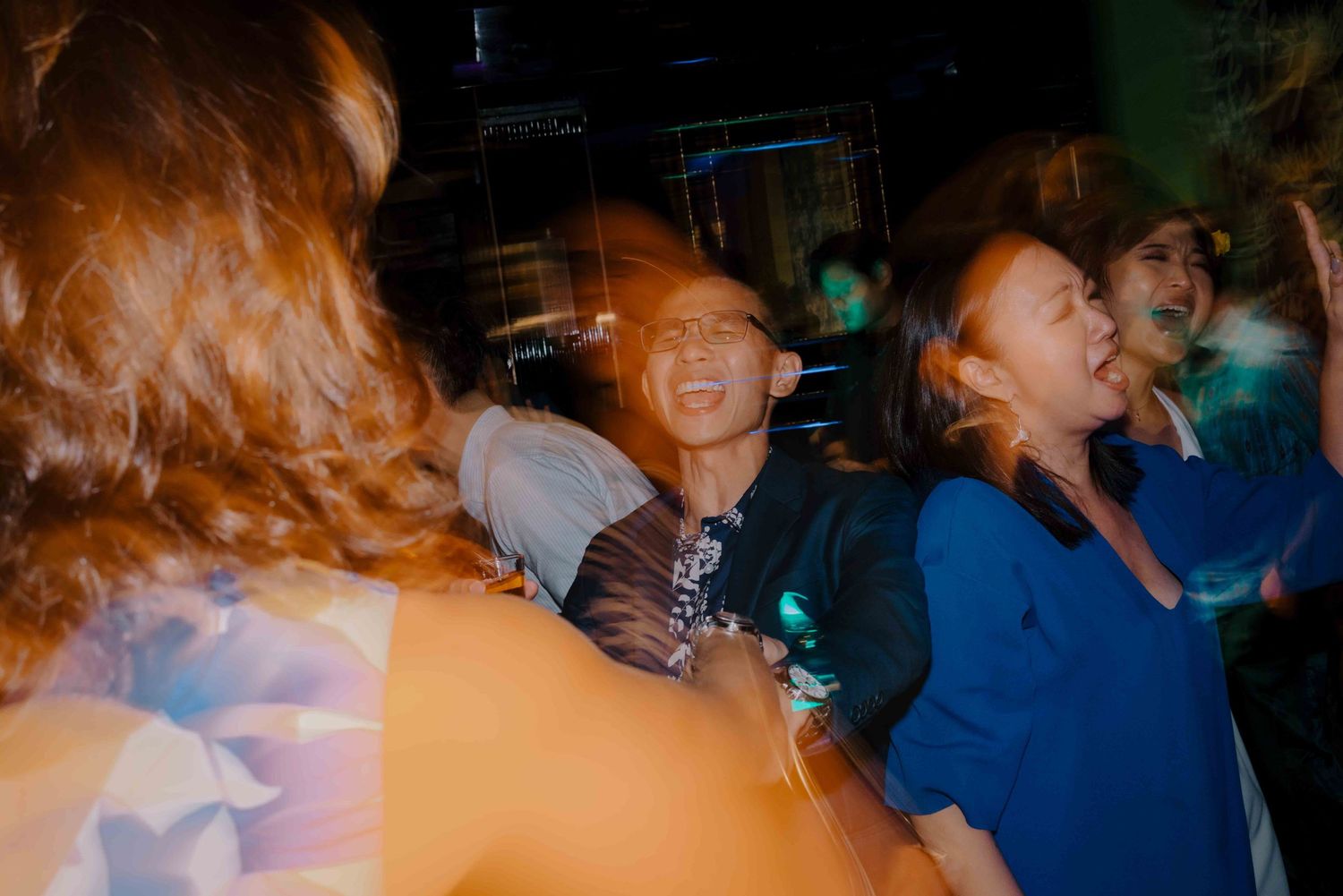 guest dance at a wedding afterparty in siri house dempsey singapore