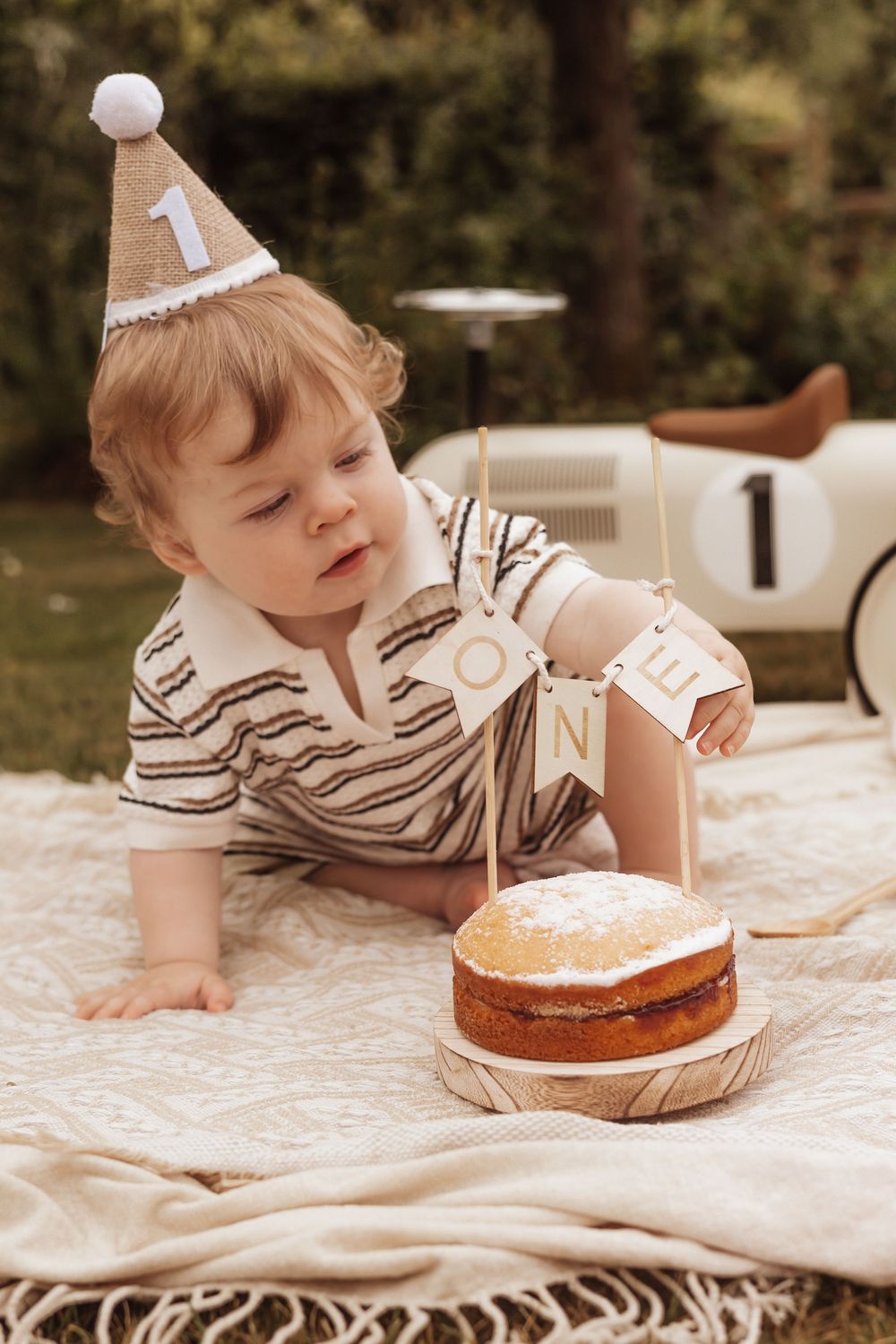 Snapsbyleigha norwich family photographer provides cake smash packages
