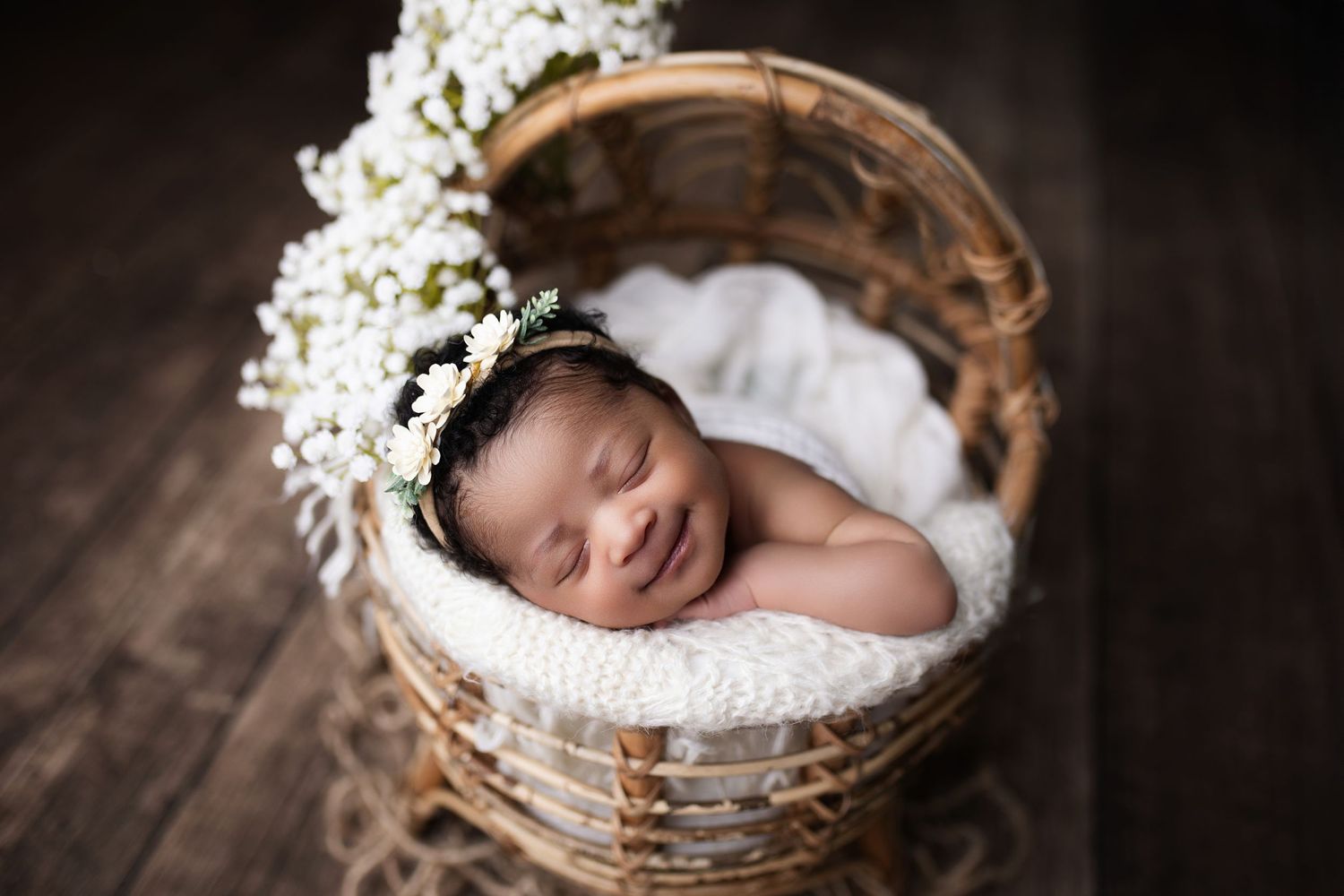 Dallas newborn photographer that provides a luxury in-home client experience.