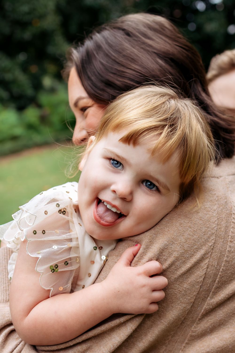 Spring mini session with little girl and her mom  with a family photographer in Athens, GA