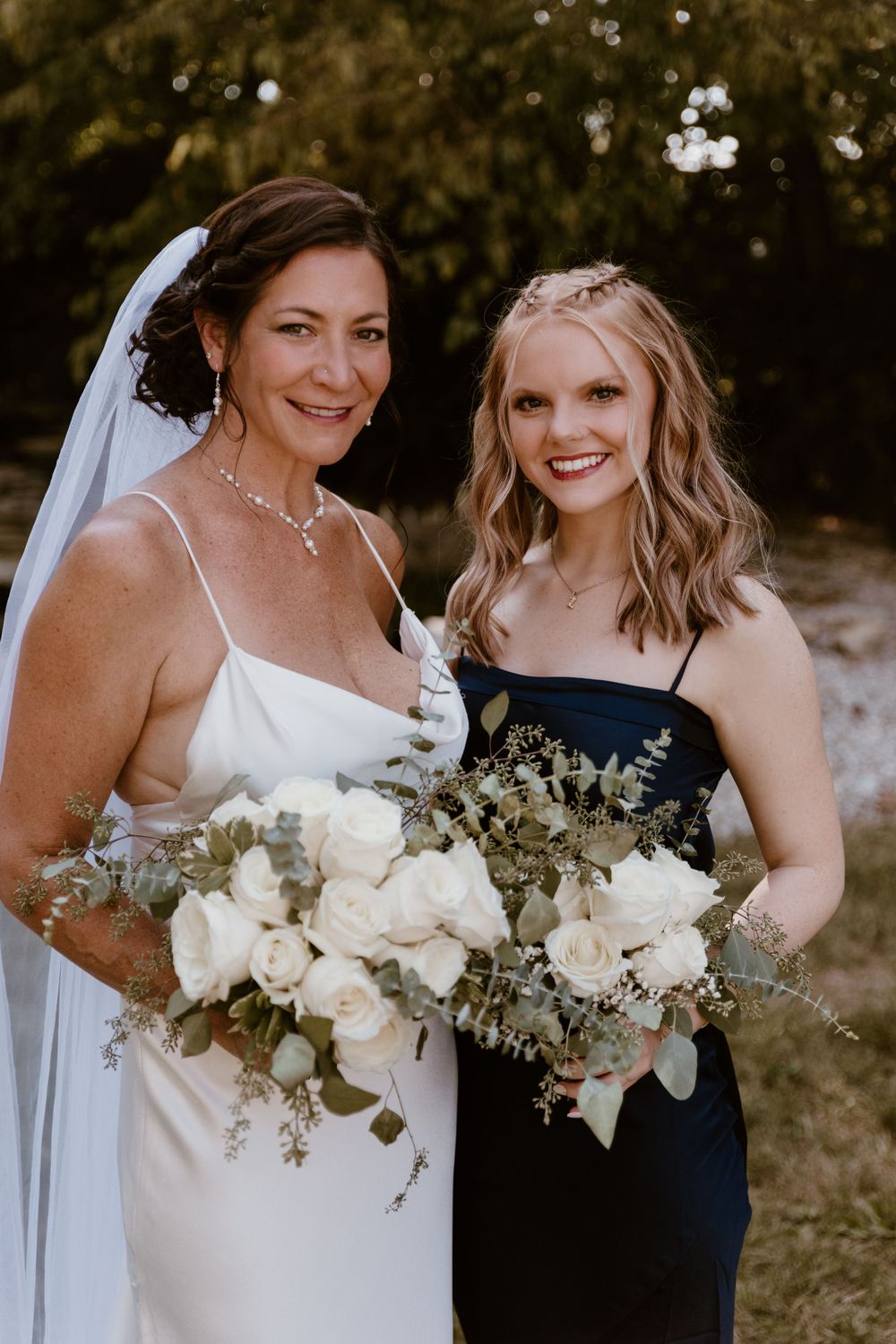 Hamilton Ohio summer backyard wedding photography by Vicci Photo Dayton Ohio Photographer Victoria Wooton