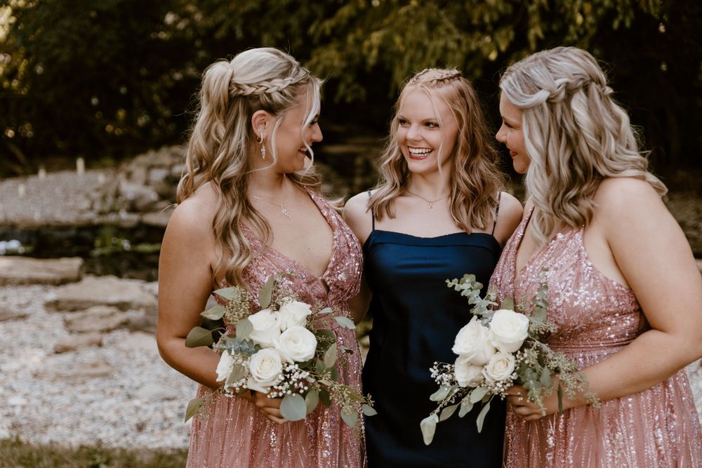 Hamilton Ohio summer backyard wedding photography by Vicci Photo Dayton Ohio Photographer Victoria Wooton