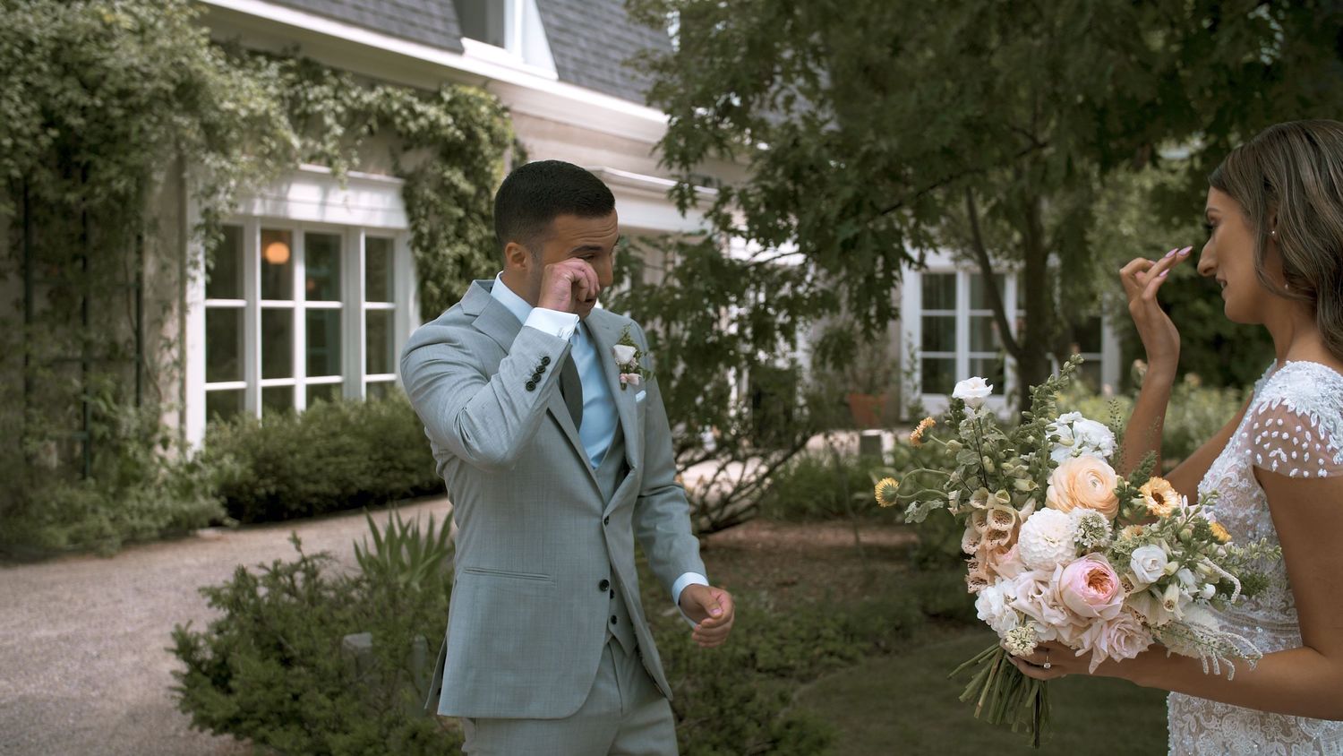 Golf club wedding in Cambridge. Venues: Whistle Bear & Langdon Hall. Ceremony, reception, and photoshoot at Whistle Bear.