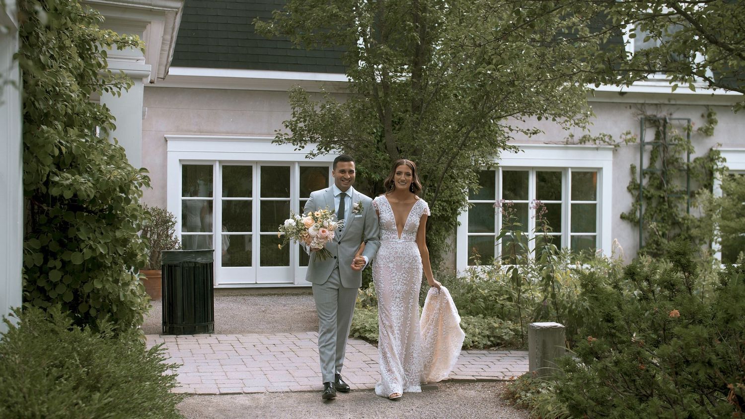 Golf club wedding in Cambridge. Venues: Whistle Bear & Langdon Hall. Ceremony, reception, and photoshoot at Whistle Bear.