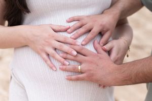Family candid photos in sydney, maternity and child family photos. baby bump