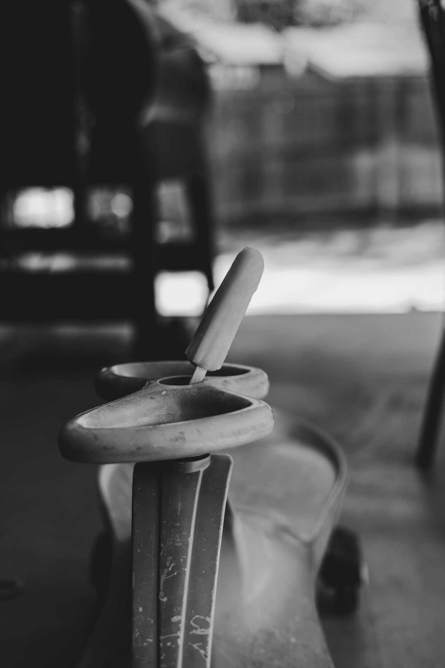 Little boy's forgotten popsicle during an in-home family session — real moments|Westminster Colorado Photographer