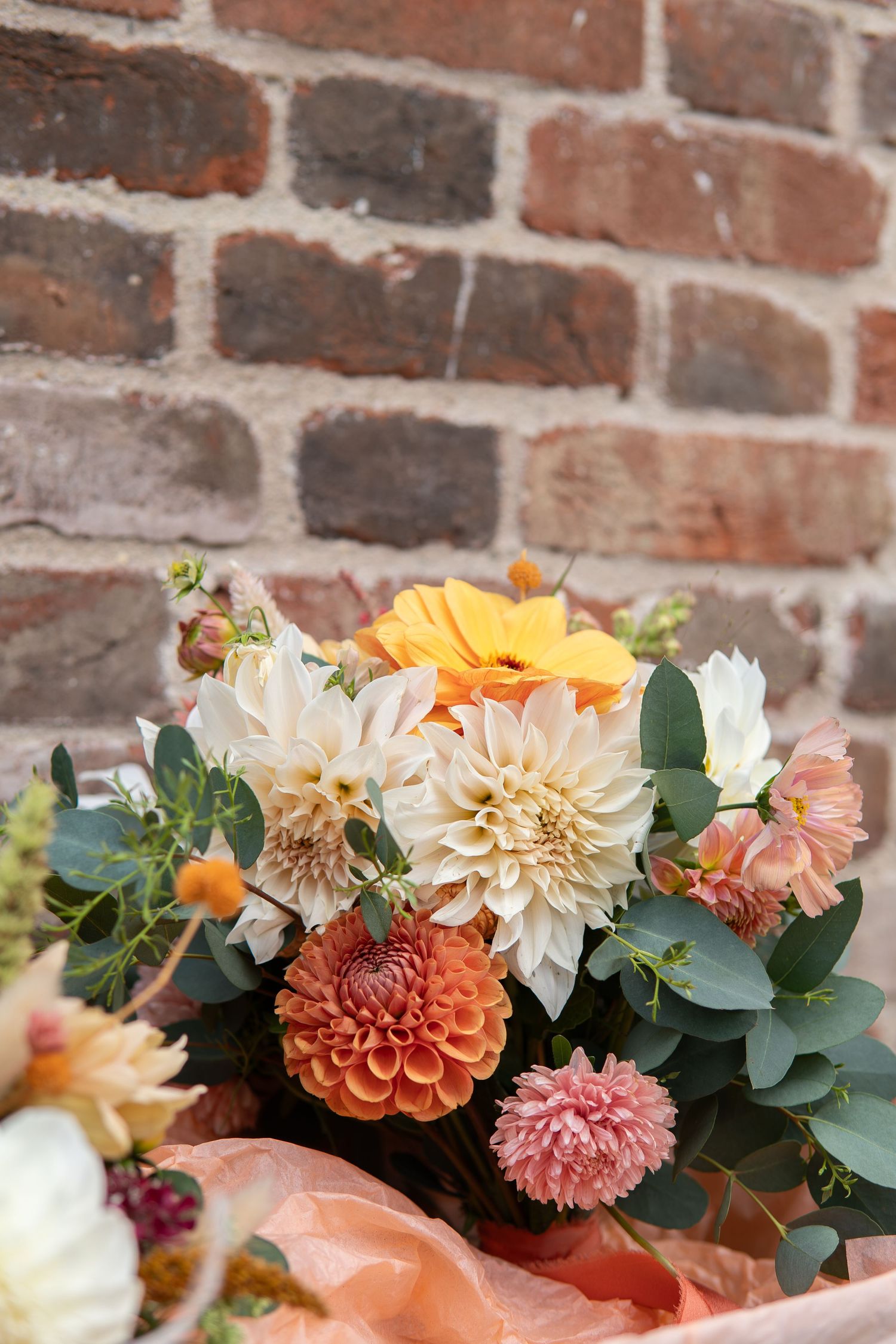 Beautiful wedding flowers that feel natural, relaxed & full of character, inspired by the seasons and tailored to your day | Grown in Kent.