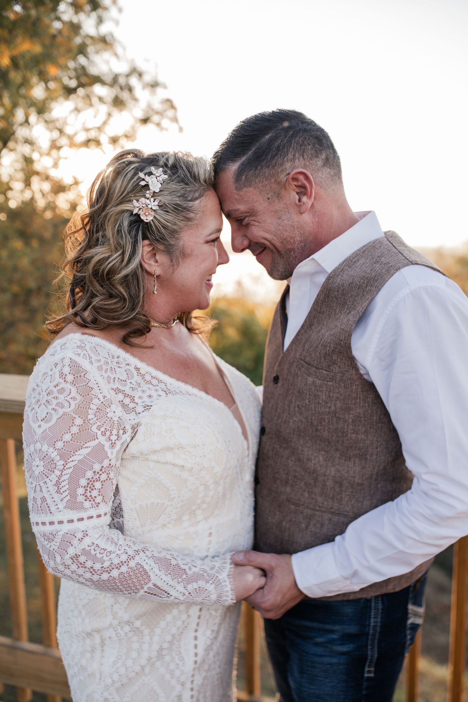 Small, intimate family wedding photo session, capturing personal and heartfelt moments in a cozy, meaningful setting.