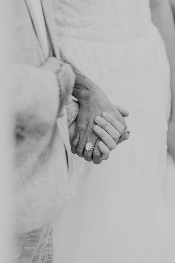 dc-wedding-photographer-holding-hands