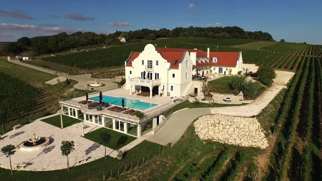 Private estate wedding at Liszkay Borkúria near Lake Balaton