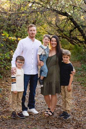 family of five at echo lake trails