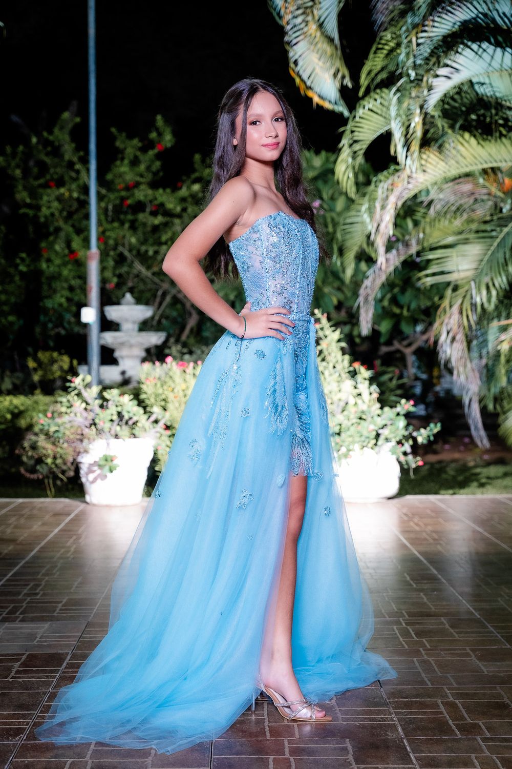 Emotiva ceremonia de quinceañera y baile del vals. Tensión narrativa y movimiento capturado con pure finessing.