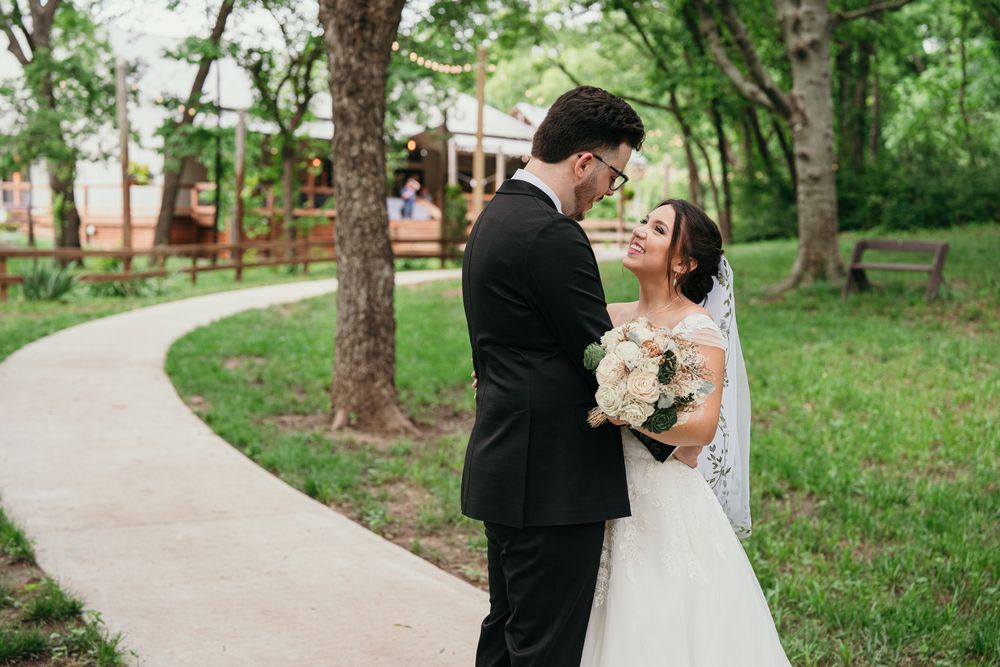 Rustic Creek Claremore
Wedding photographer
Wedding videographer
photo and video
Oklahoma photographer and videographer
Oklahoma weddings