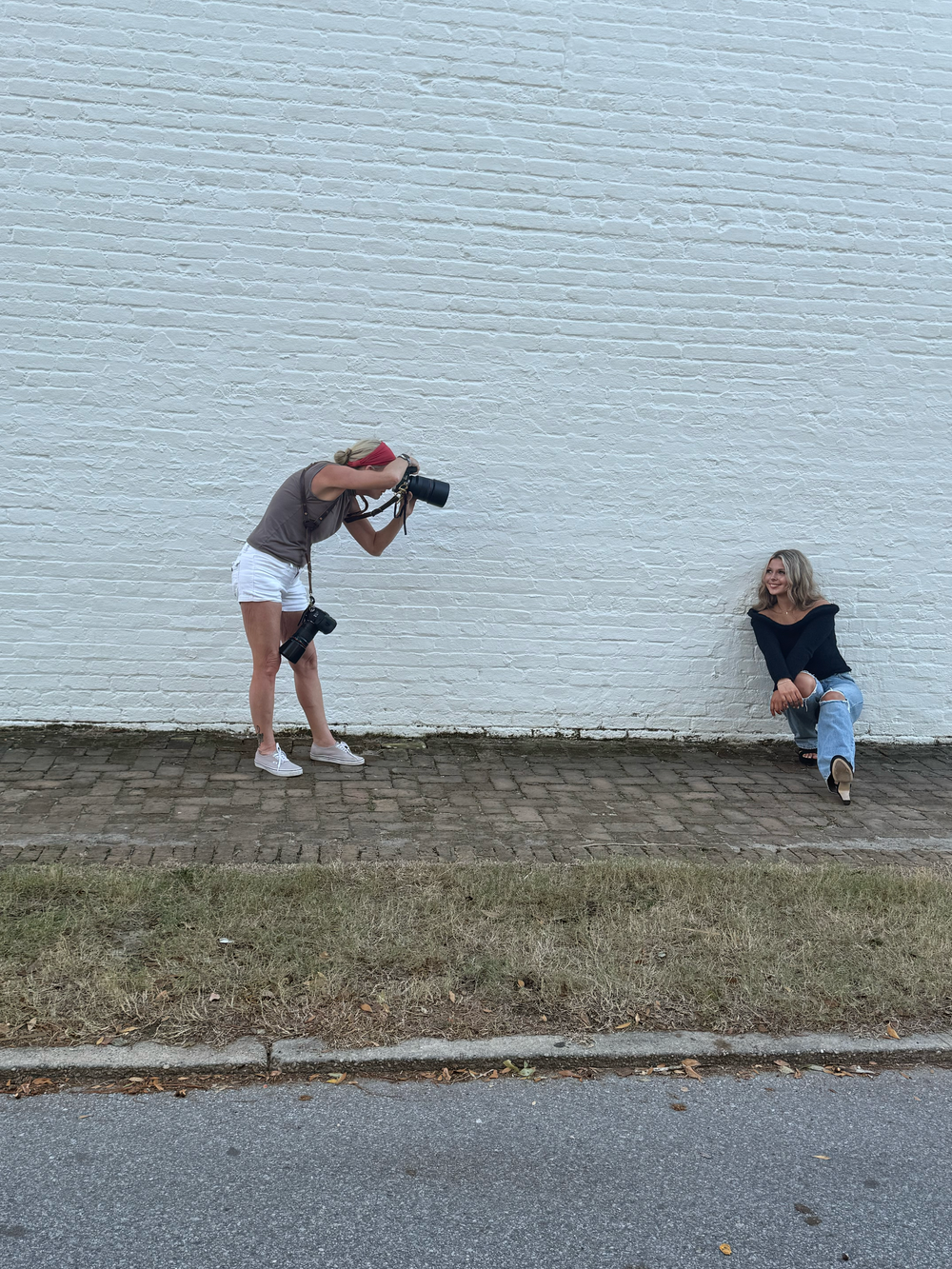 A sequence of photos shows someone playfully hiding and peeking around a white wall corner in a progressive motion.