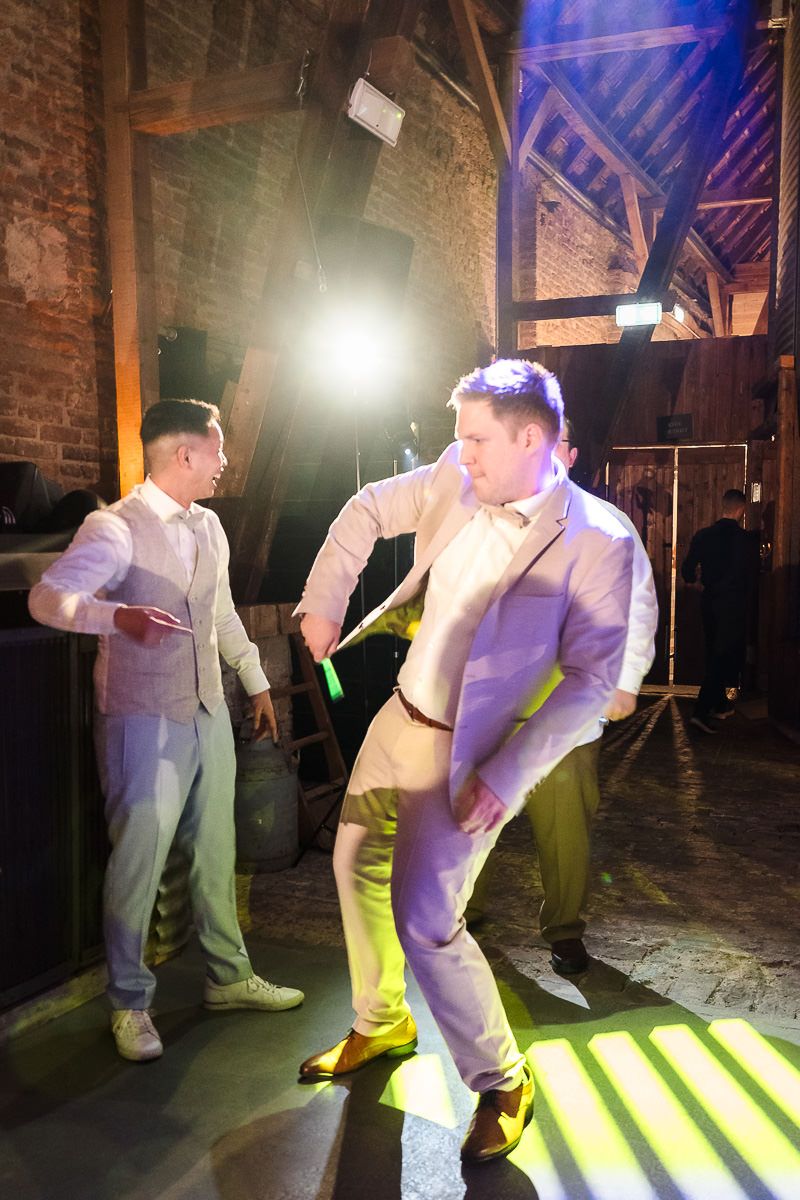 Hochzeitsparty in der historischen Kornscheune Orr in Pulheim bei Köln mit Hochzeits-Dj Markus Engels.