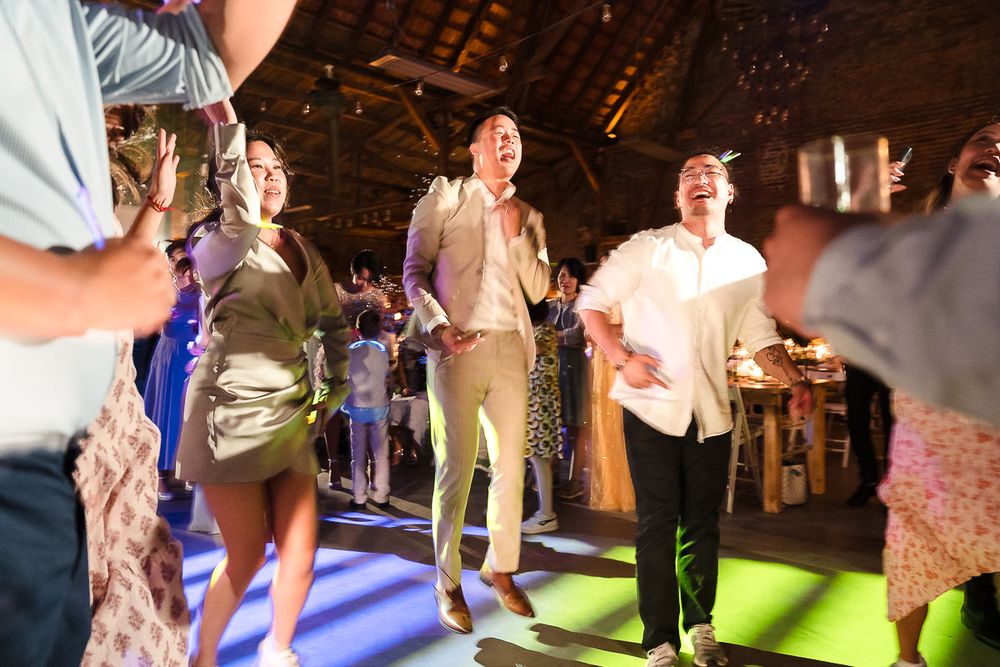 Hochzeitsparty in der historischen Kornscheune Orr in Pulheim bei Köln mit Hochzeits-Dj Markus Engels.