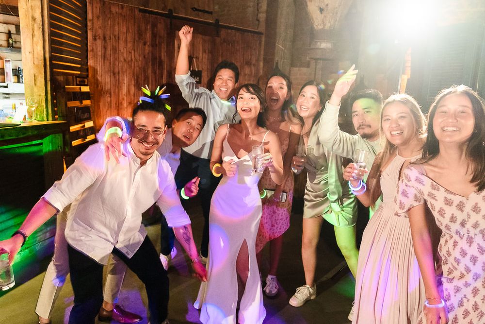 Hochzeitsparty in der historischen Kornscheune Orr in Pulheim bei Köln mit Hochzeits-Dj Markus Engels.