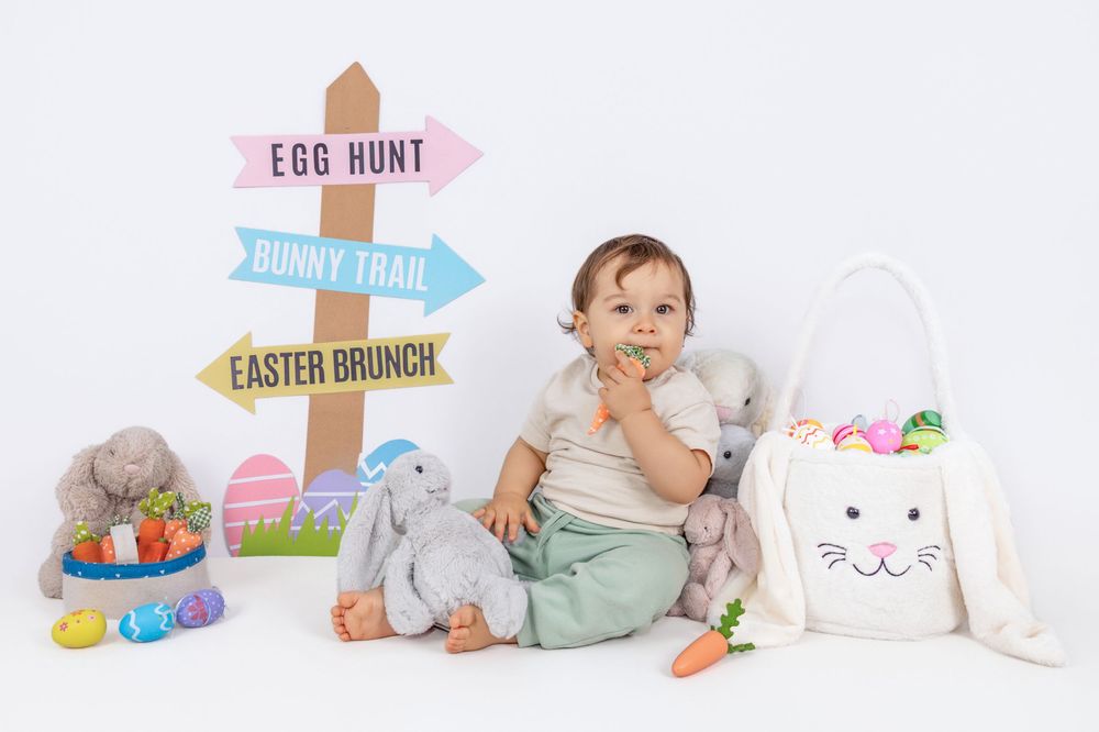 Themes rotate monthly—so your Easter minis are fresh and different! Affordable quick shoots with lots of creativity and happy kids