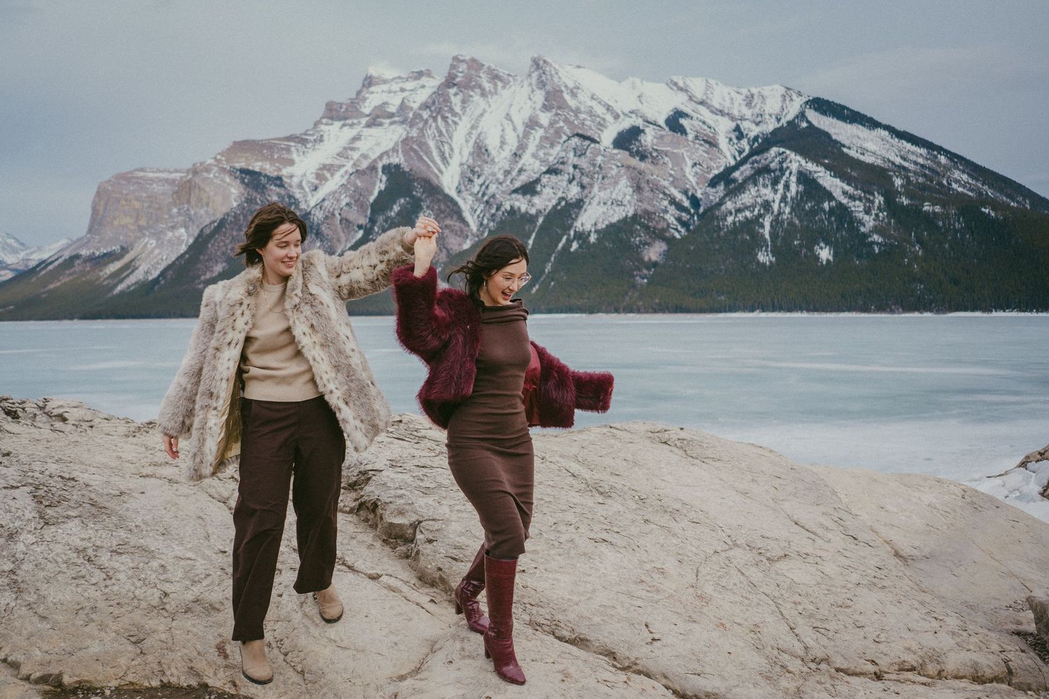 Lake Minnewanka I Banff  Engagement