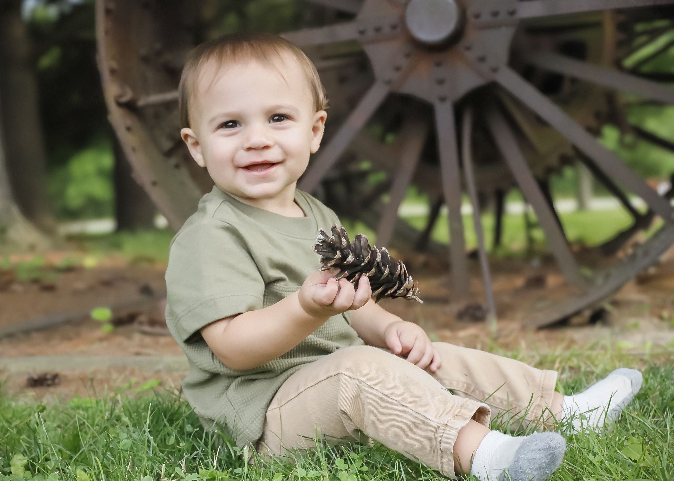 Family Portrait
Professional Photographer Janesville Wisconsin
outdoors
natural light photography