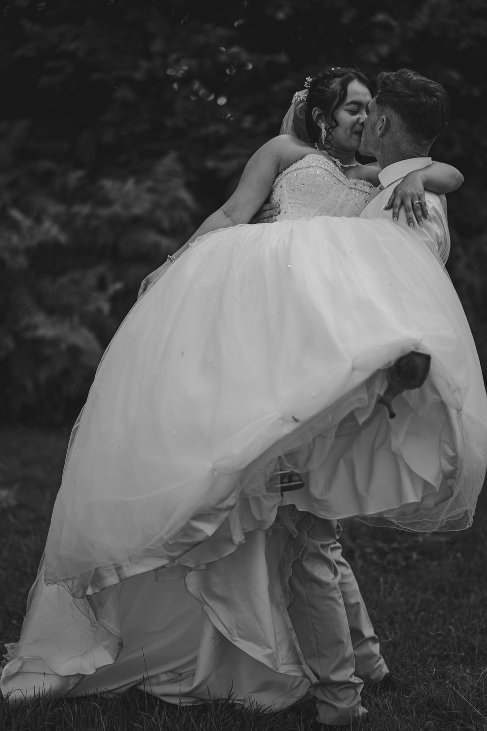 Candid and natural wedding photography in Dorset, capturing fun, relaxed moments and timeless memories across Poole and Bournemouth.