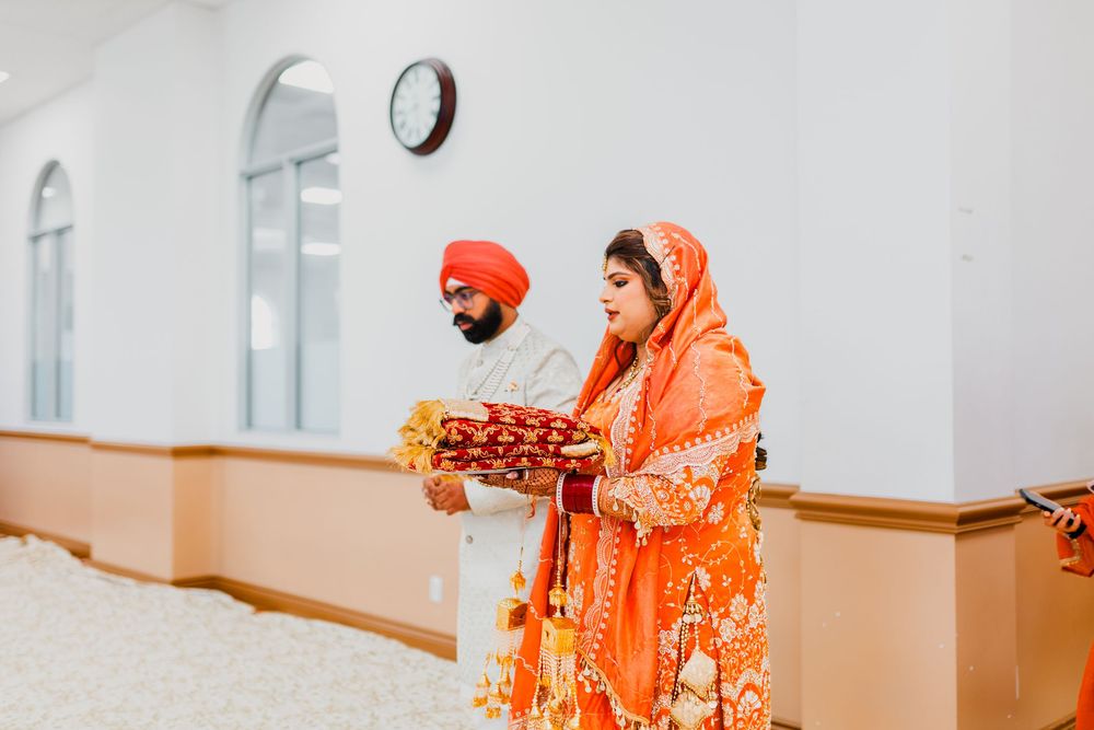 Gurudwara wedding in Toronto. Anand Karaj  Punjabi Wedding Photography and Videography in GTA