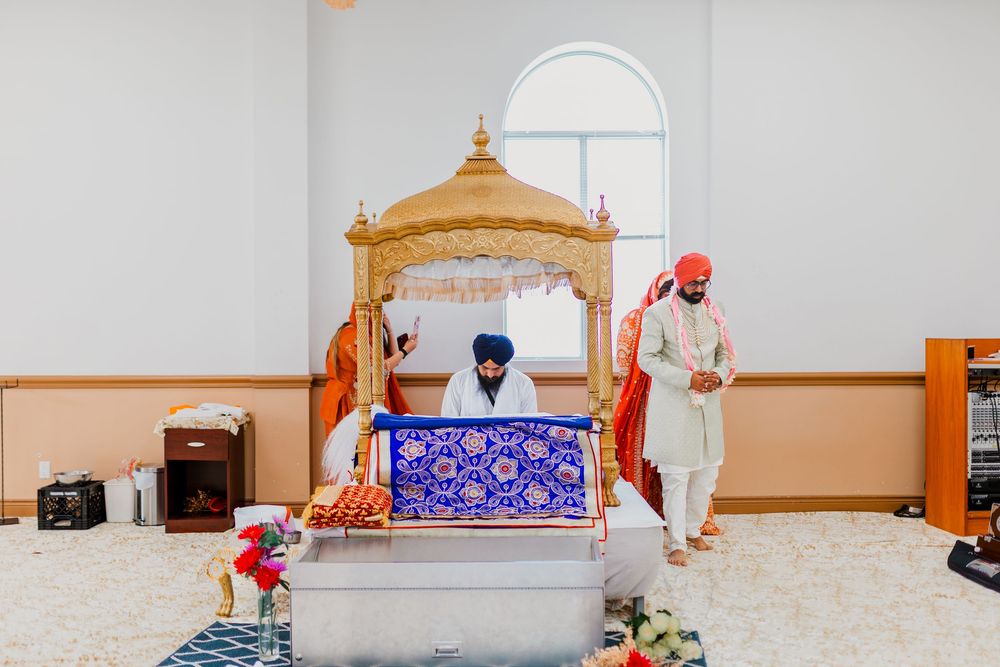 Gurudwara wedding in Toronto. Anand Karaj  Punjabi Wedding Photography and Videography in GTA