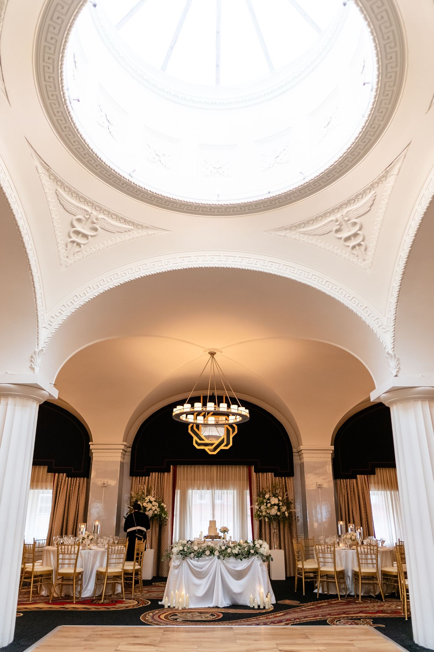 Kristi + EJ | Kimpton Hotel Monaco DC | © Carly Arnwine Photography