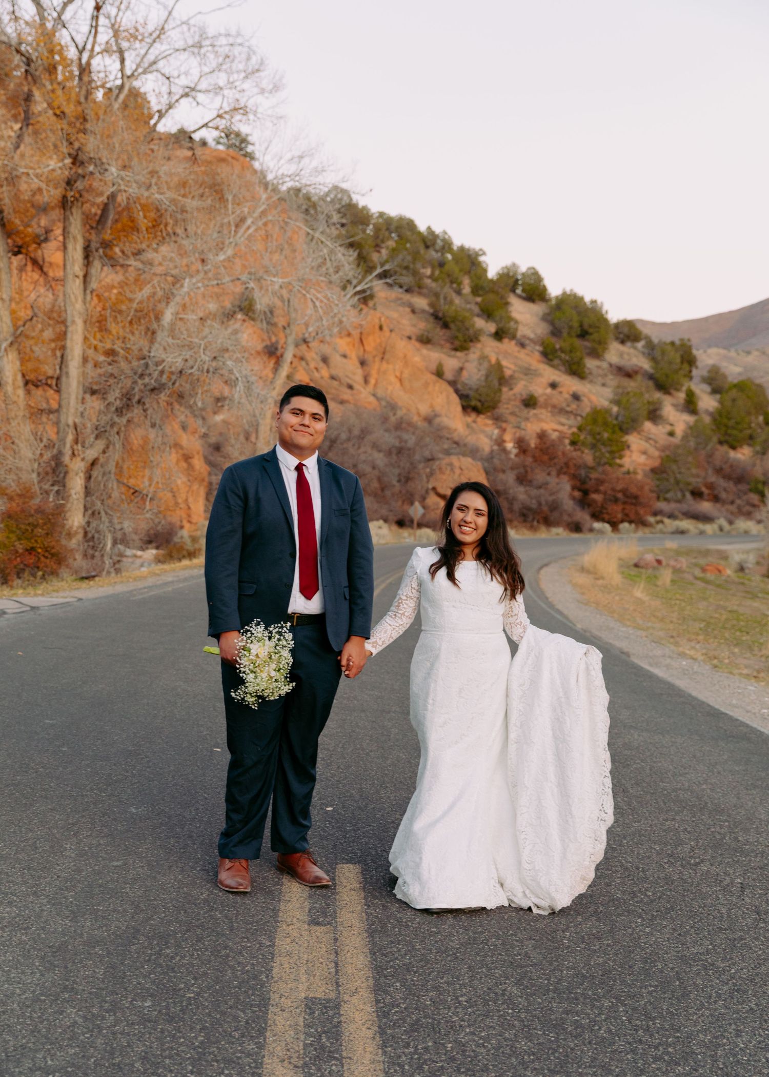 Utah wedding photographer capturing red rock bridals