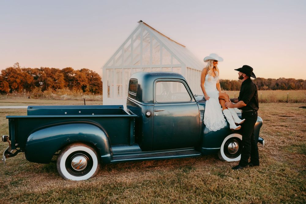 Dallas Country Chic Wedding Outdoors