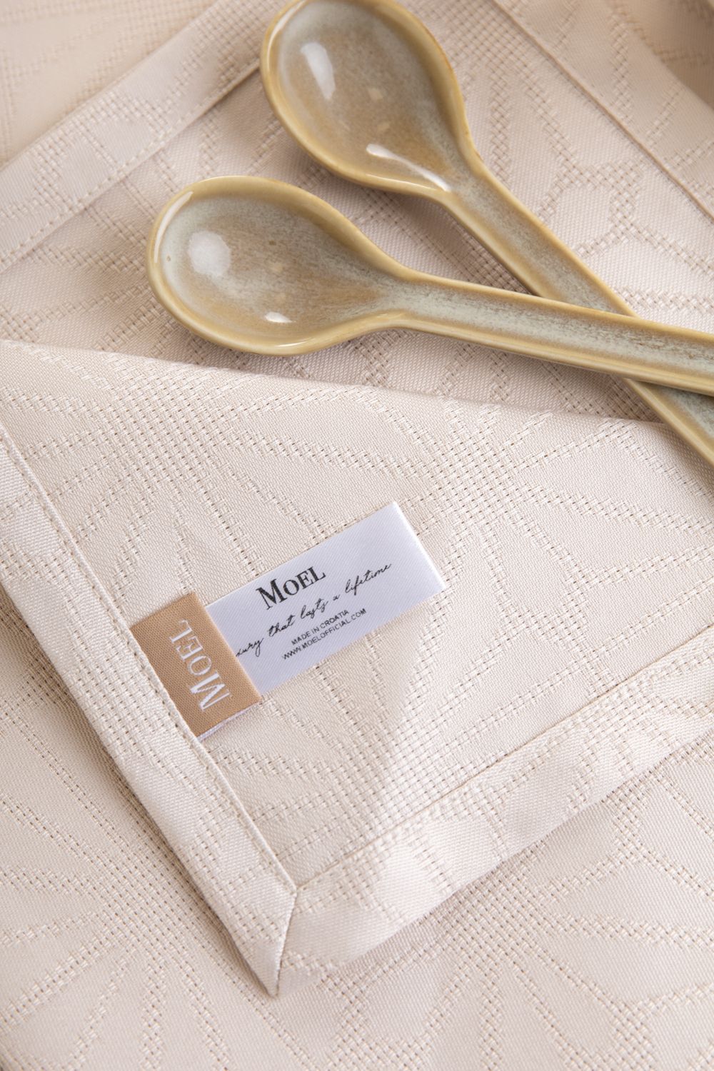 Moel product shot