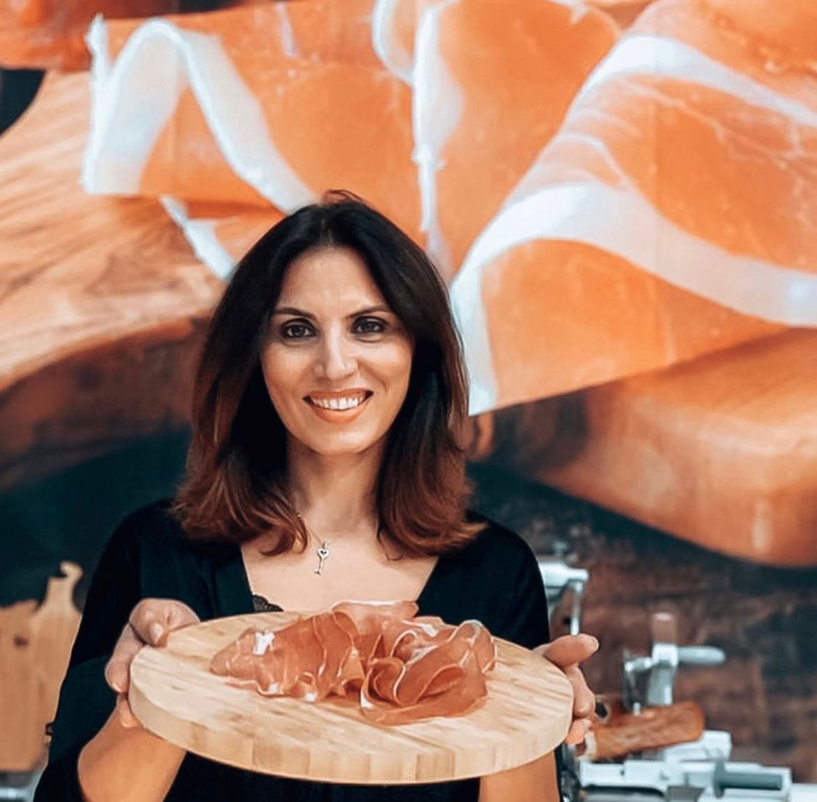 Difonzo Eat & Market
Krendelstr. 26 | Isernhagen / Altwarmbüchen
Angela Difonzo
Parmaschinken Spezialist
Consorzio del Prosciutto di Parma