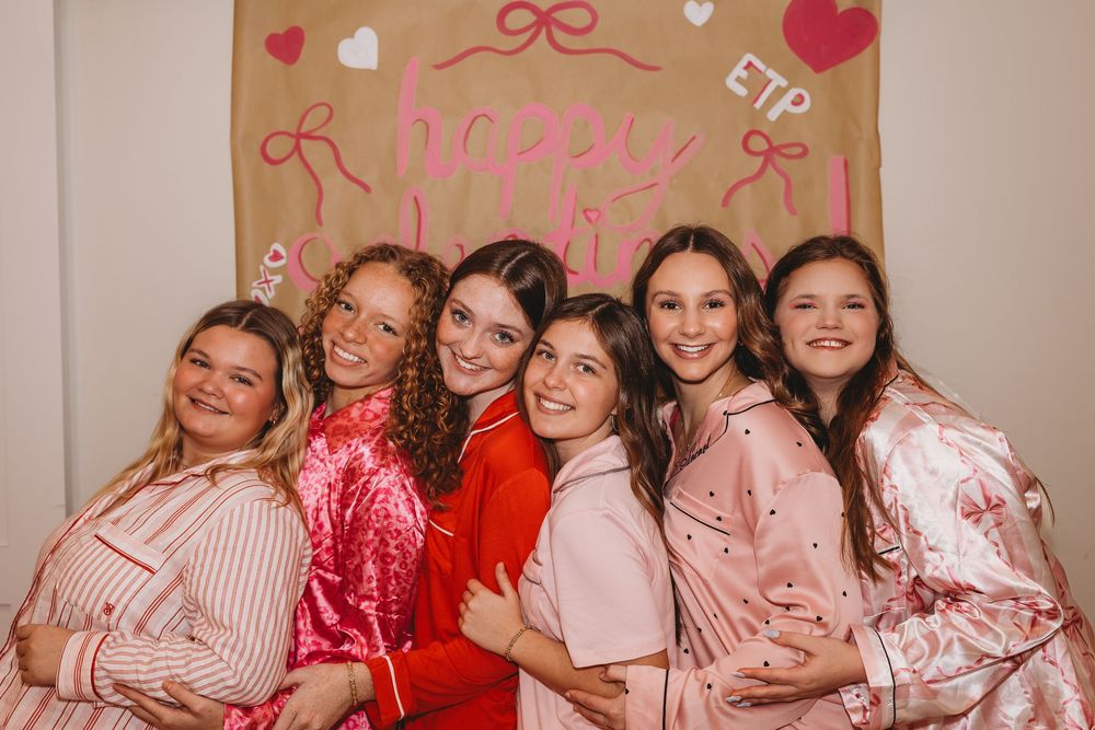 senior girl group valentines day bows red and pink