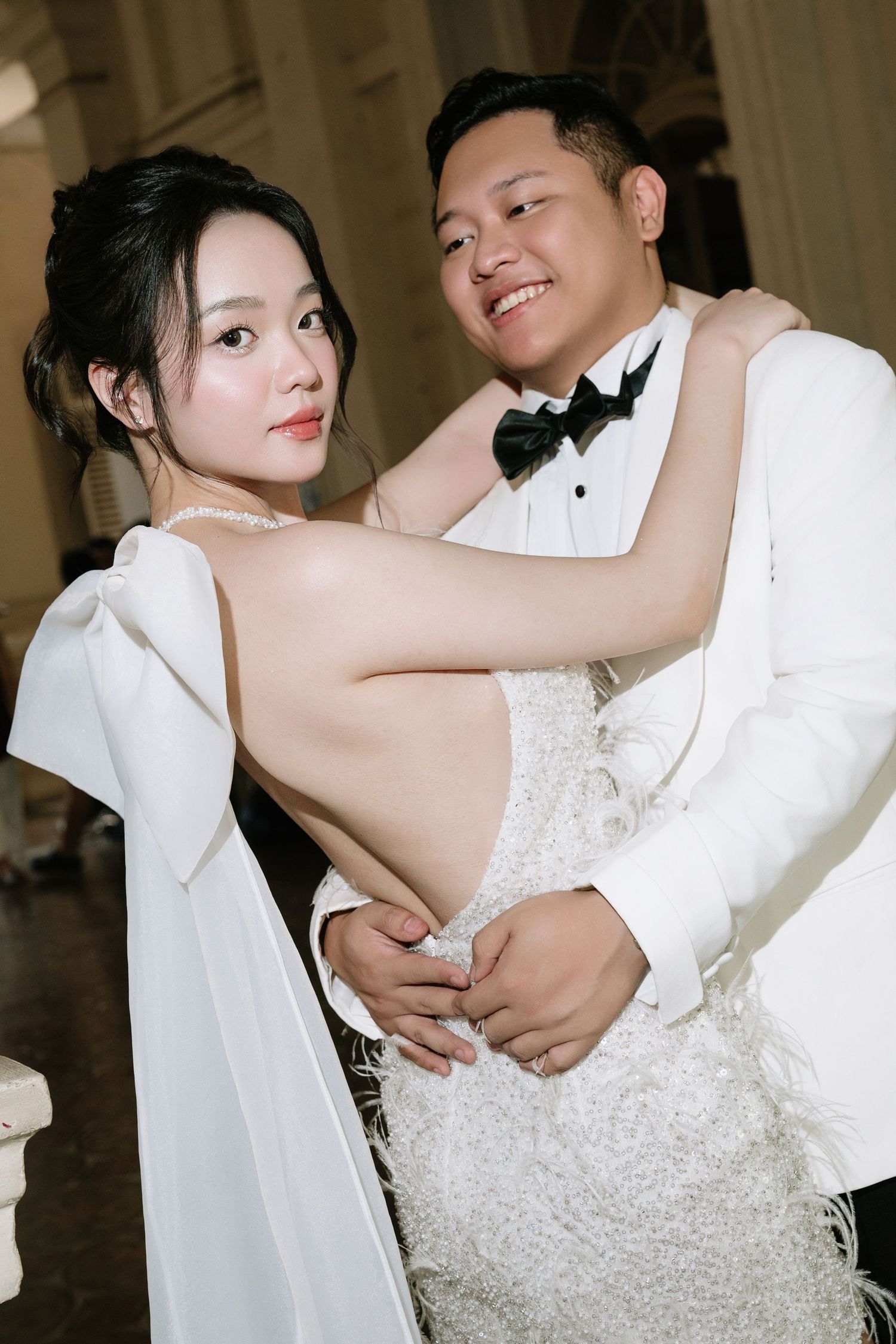 alt="Couple prewedding photoshoot at Ho Chi Minh City Museum"
