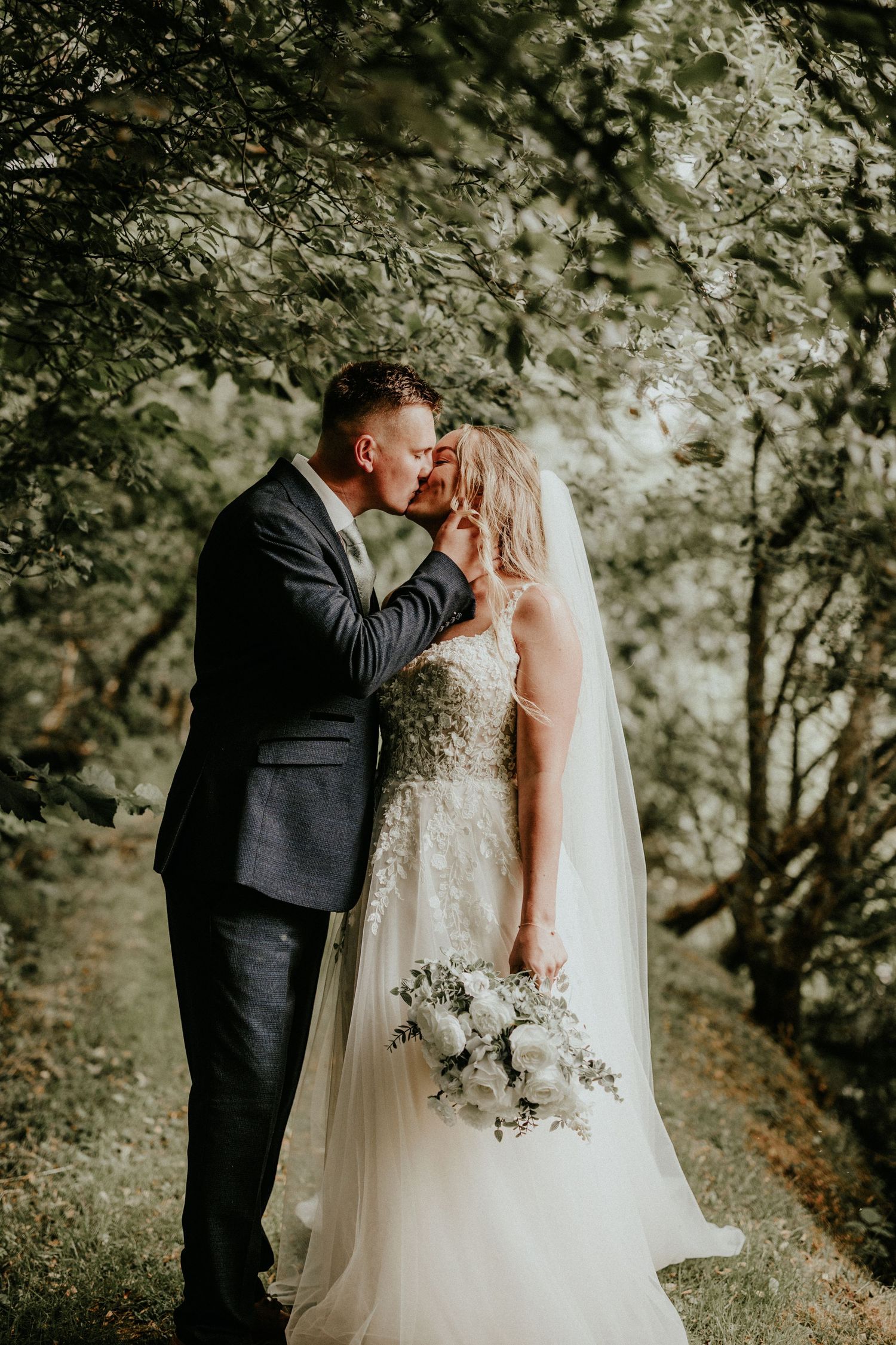 OLIVIA ROSSI PHOTOGRAPHY - THE BARN AT PENGELLY - PENGELLY WEDDINGS CORNWALL