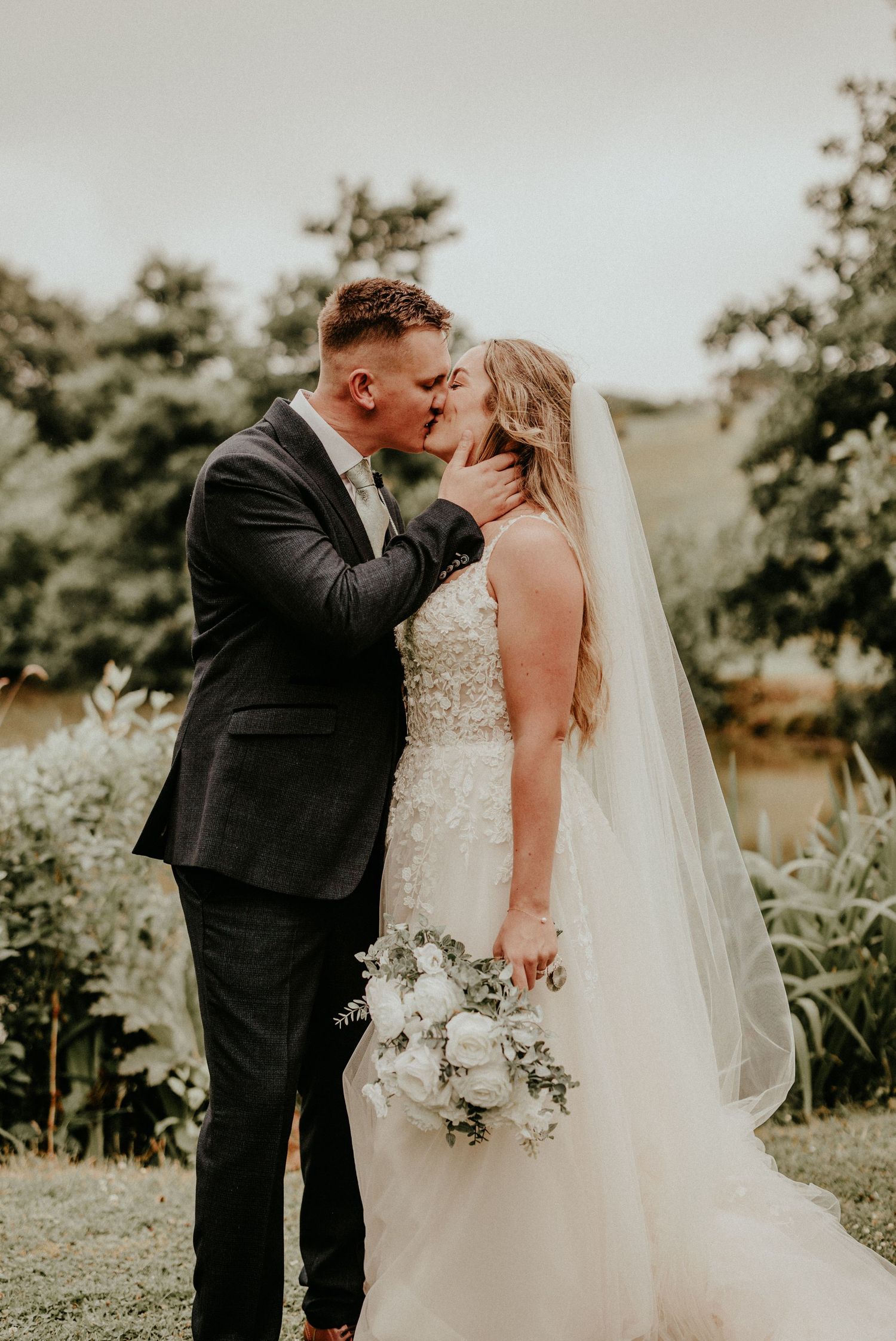 OLIVIA ROSSI PHOTOGRAPHY - THE BARN AT PENGELLY - PENGELLY WEDDINGS CORNWALL